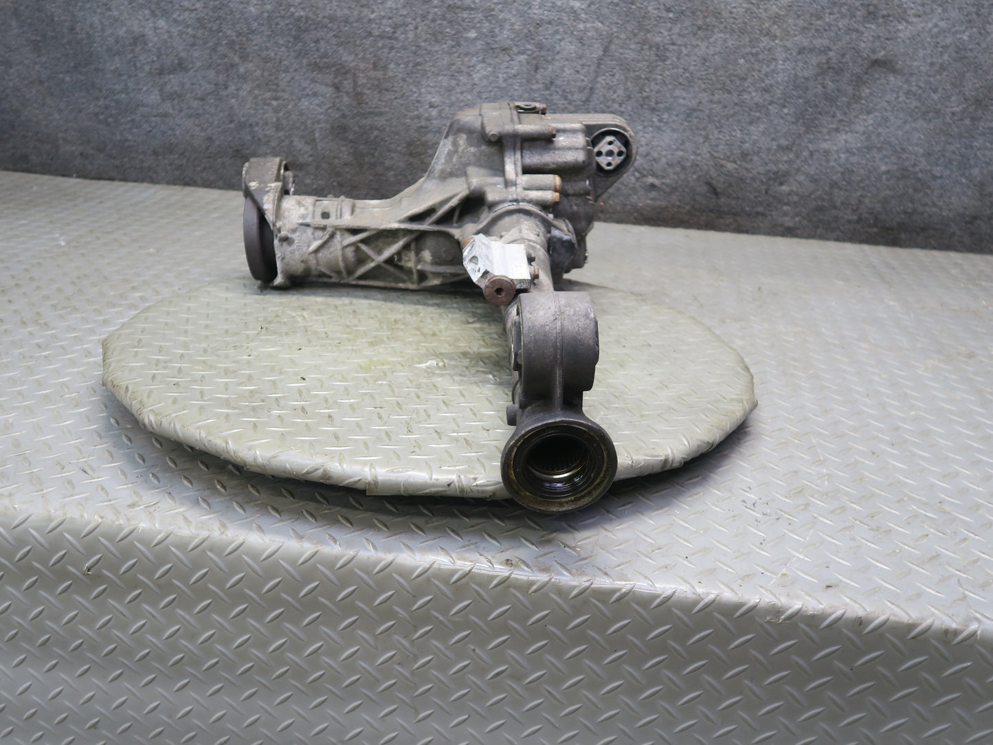 2008-2010 Porsche Cayenne 957 4.8L Turbo Front Differential Carrier 3.27 Ratio