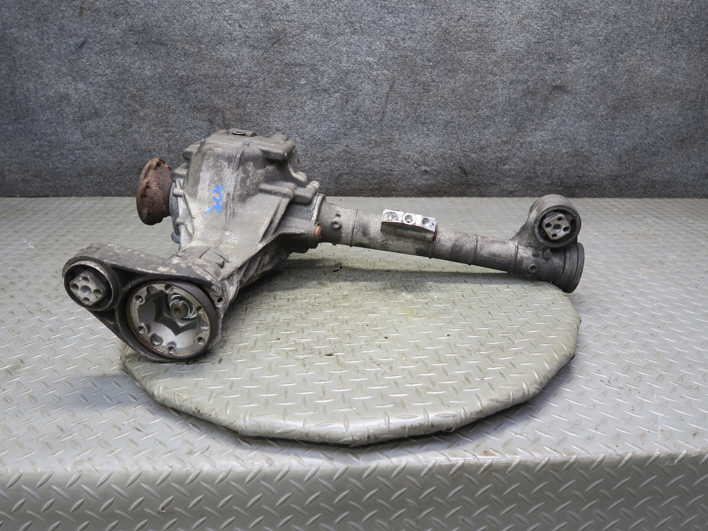 2008-2010 Porsche Cayenne 957 4.8L Turbo Front Differential Carrier 3.27 Ratio