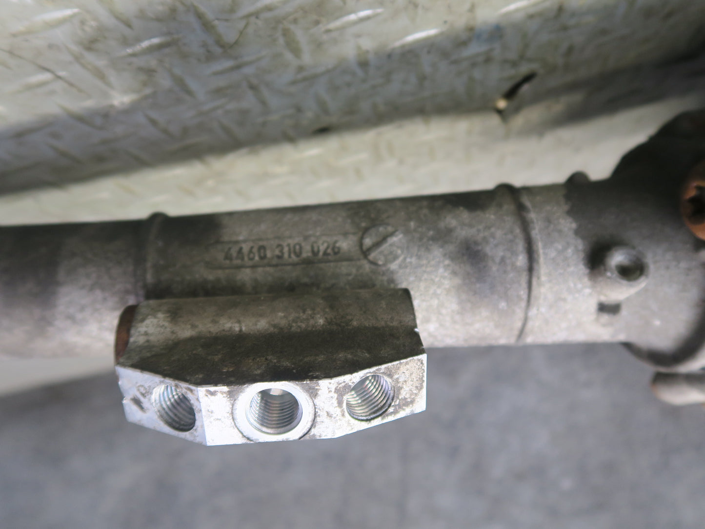 2008-2010 Porsche Cayenne 957 4.8L Turbo Front Differential Carrier 3.27 Ratio