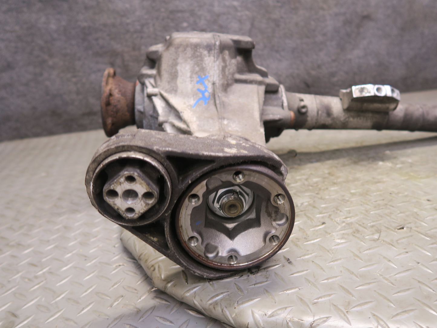2008-2010 Porsche Cayenne 957 4.8L Turbo Front Differential Carrier 3.27 Ratio