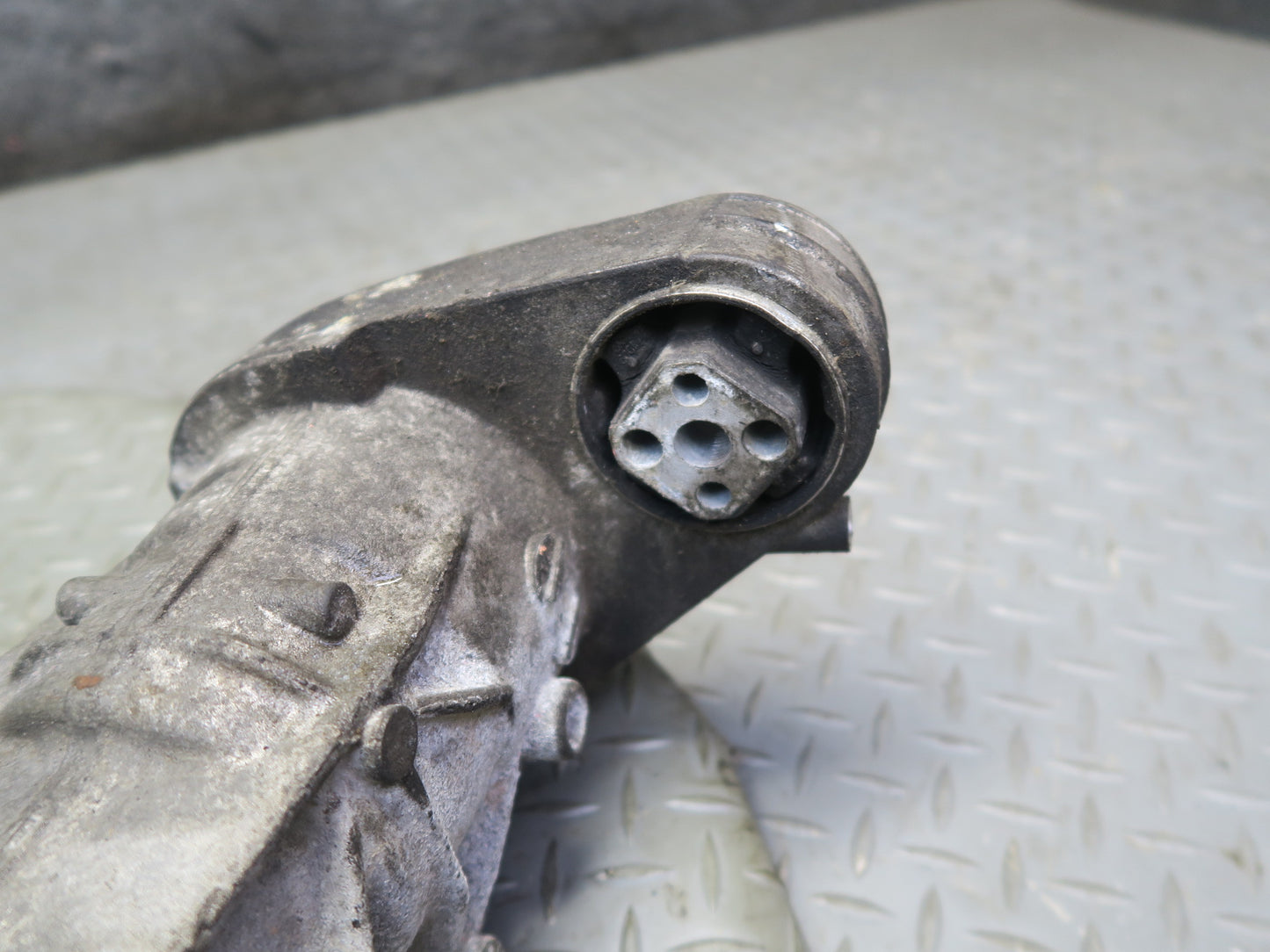 2008-2010 Porsche Cayenne 957 4.8L Turbo Front Differential Carrier 3.27 Ratio