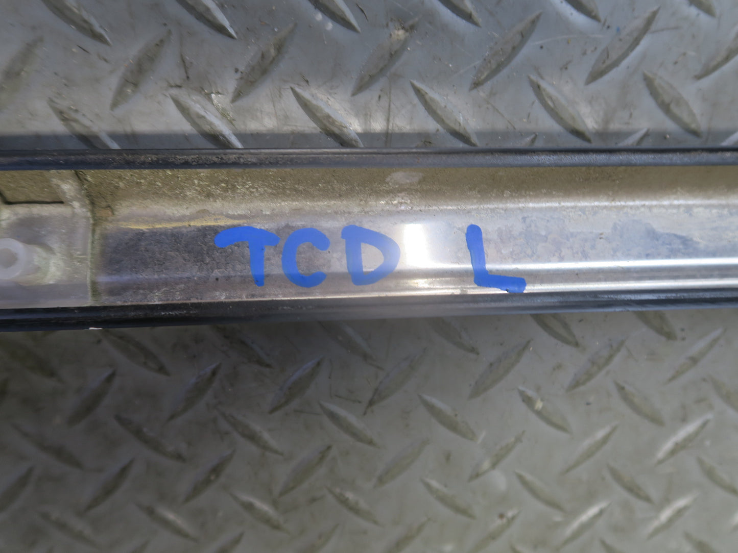 84-88 Toyota Cressida MX73 Sedan Left Side Skirt Rocker Panel Molding Chrome OEM