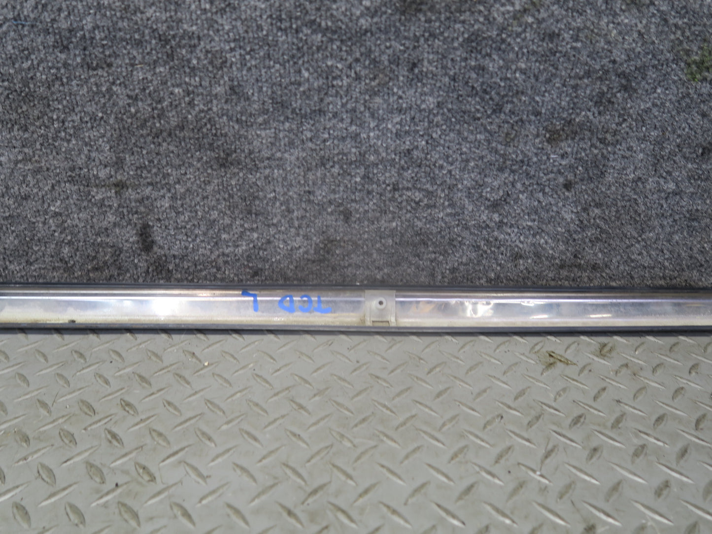 84-88 Toyota Cressida MX73 Sedan Left Side Skirt Rocker Panel Molding Chrome OEM