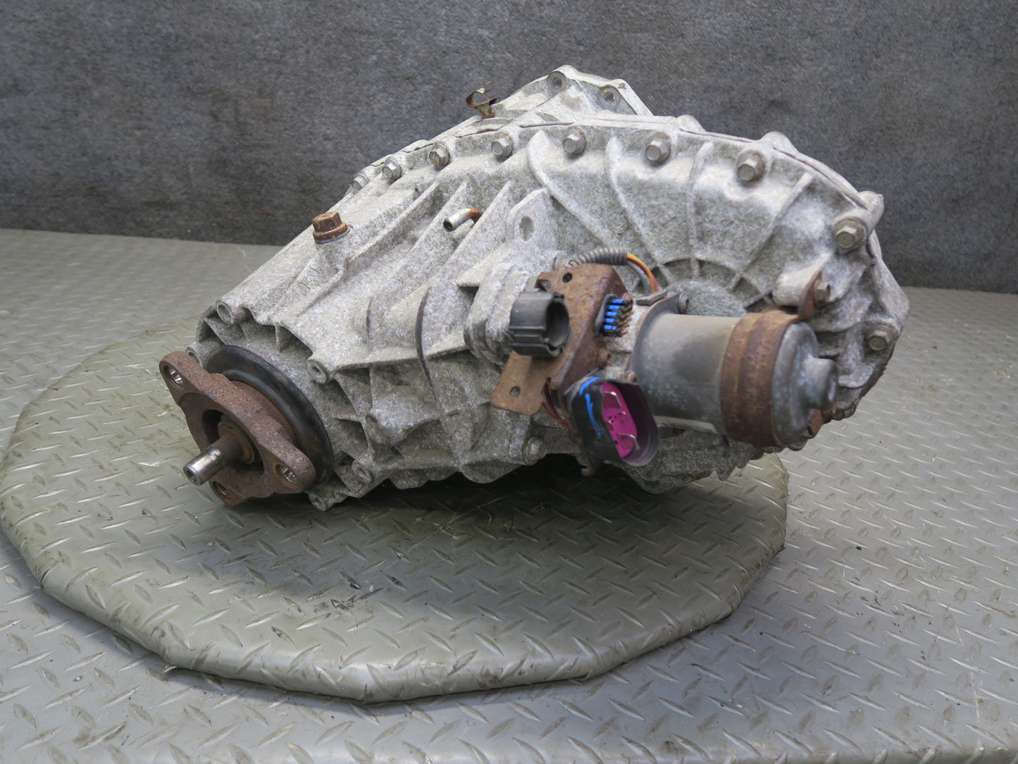 2008-2010 Porsche Cayenne 957 Turbo A/T Transfer Case Box 0AD341041H 102k Miles