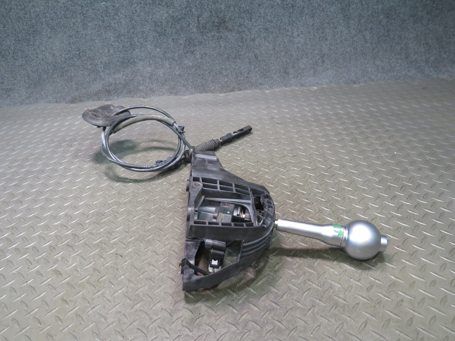 03-06 Chevrolet SSR A/T Automatic Transmission Gear Shifter w Cable & Knob OEM