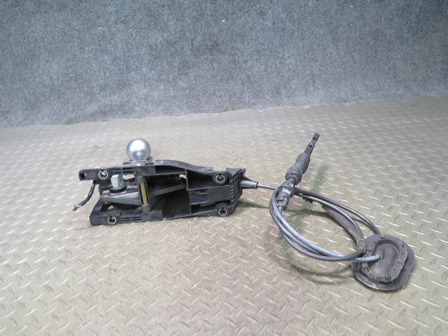 03-06 Chevrolet SSR A/T Automatic Transmission Gear Shifter w Cable & Knob OEM