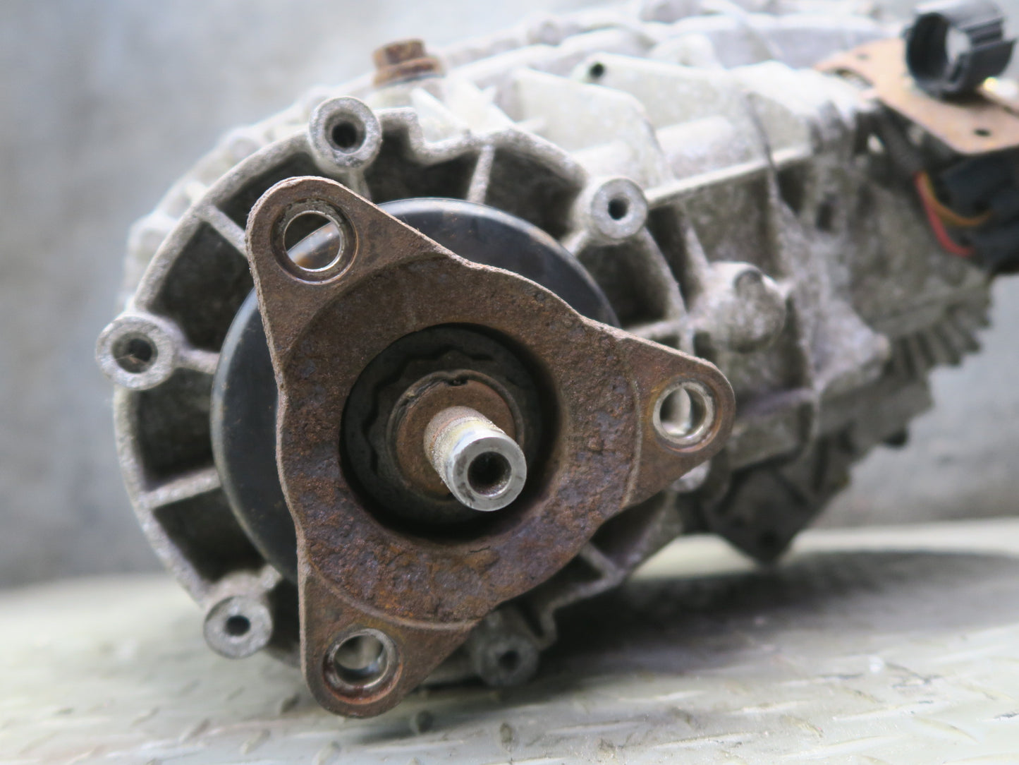 2008-2010 Porsche Cayenne 957 Turbo A/T Transfer Case Box 0AD341041H 102k Miles
