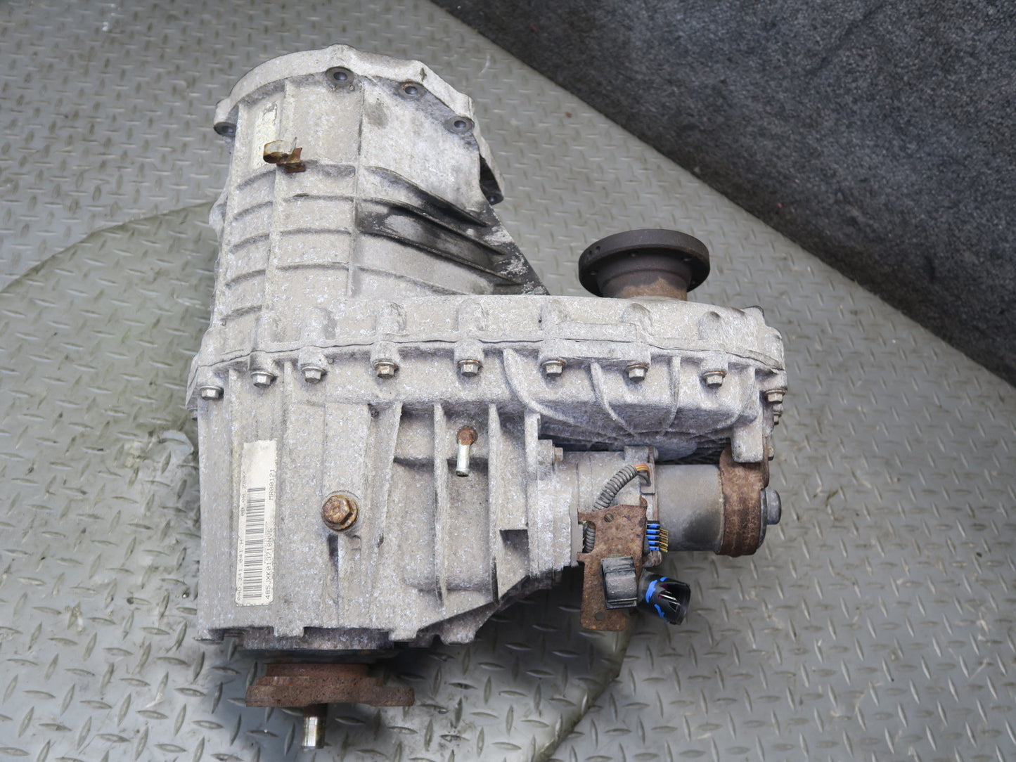 2008-2010 Porsche Cayenne 957 Turbo A/T Transfer Case Box 0AD341041H 102k Miles