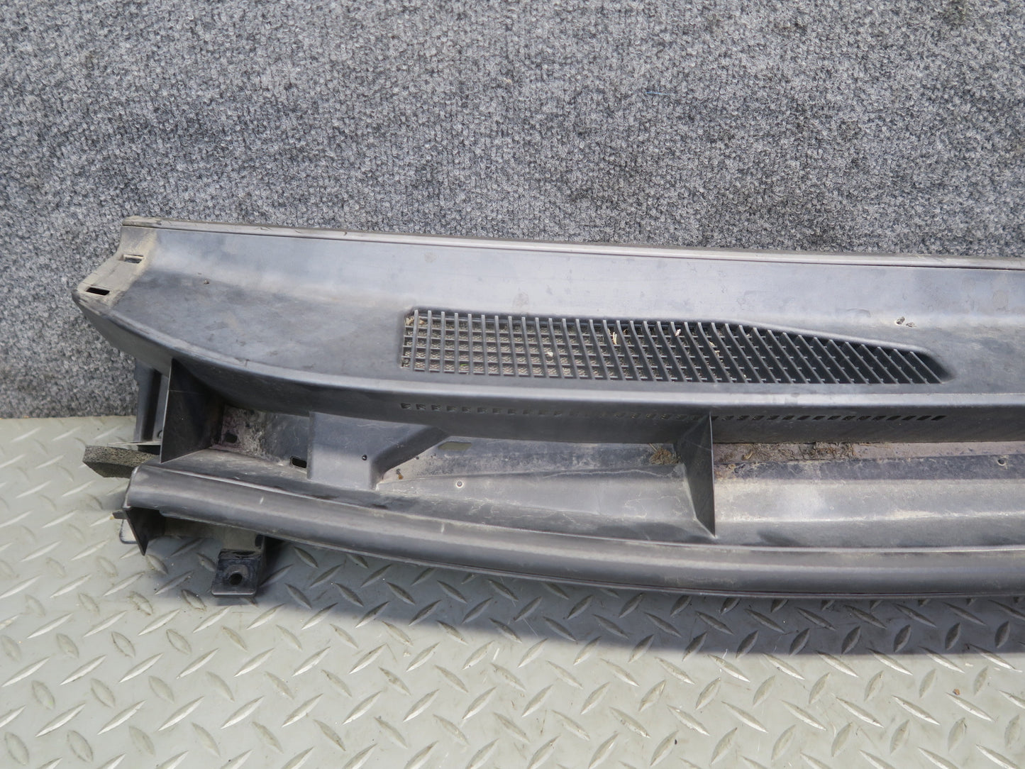 2010-2014 Lexus URJ150L GX460 Windshield Wiper Vent  Cowl Trim Panel 55784-60060