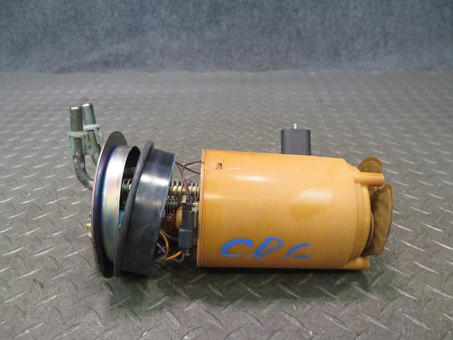03-04 Chevrolet SSR 5.3L Fuel Gas Pump Sending Unit 15050444 OEM