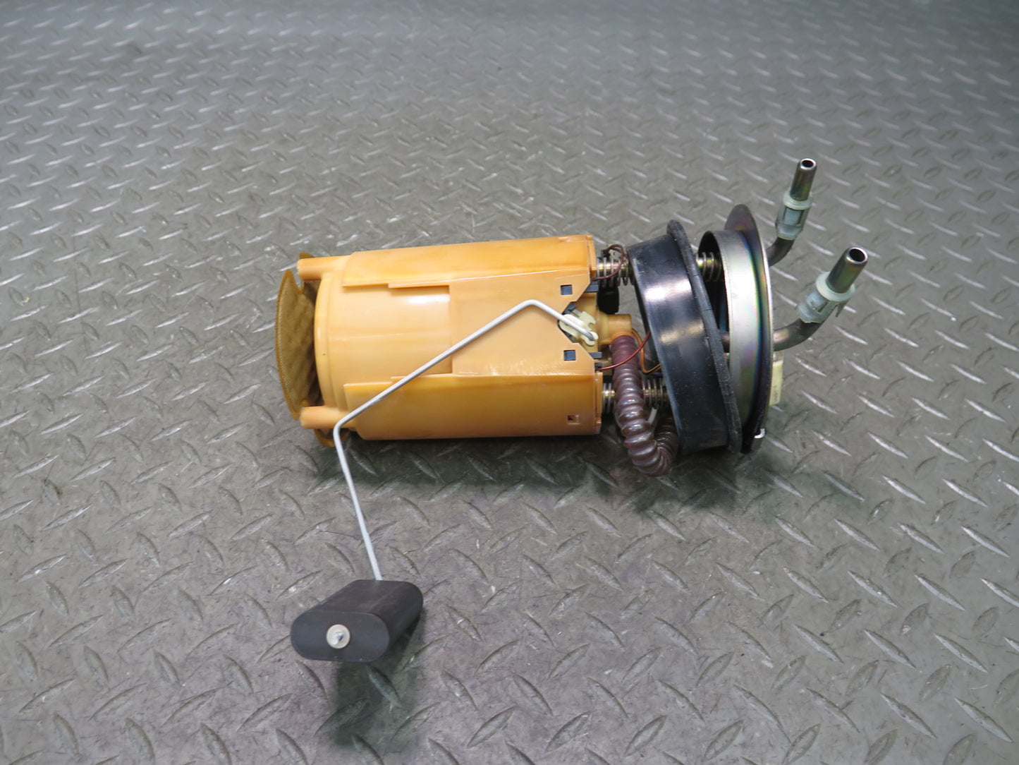 03-04 Chevrolet SSR 5.3L Fuel Gas Pump Sending Unit 15050444 OEM