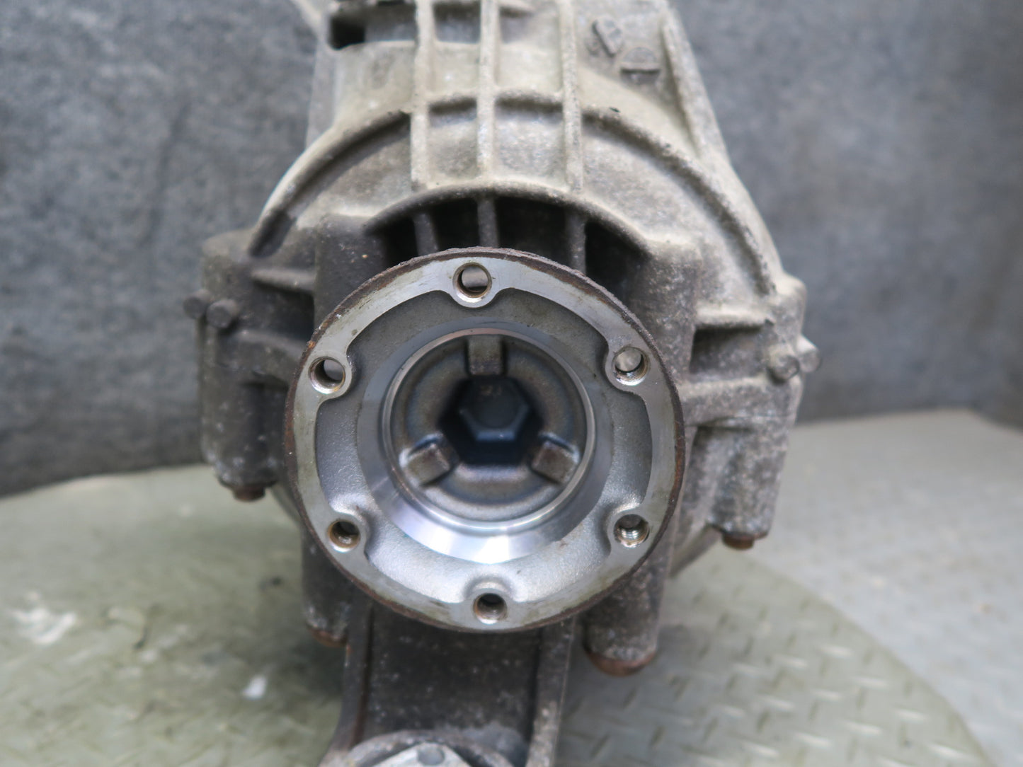 2008-2010 Porsche Cayenne 957 4.8L Turbo Rear Differential Carrier 3.27 Ratio