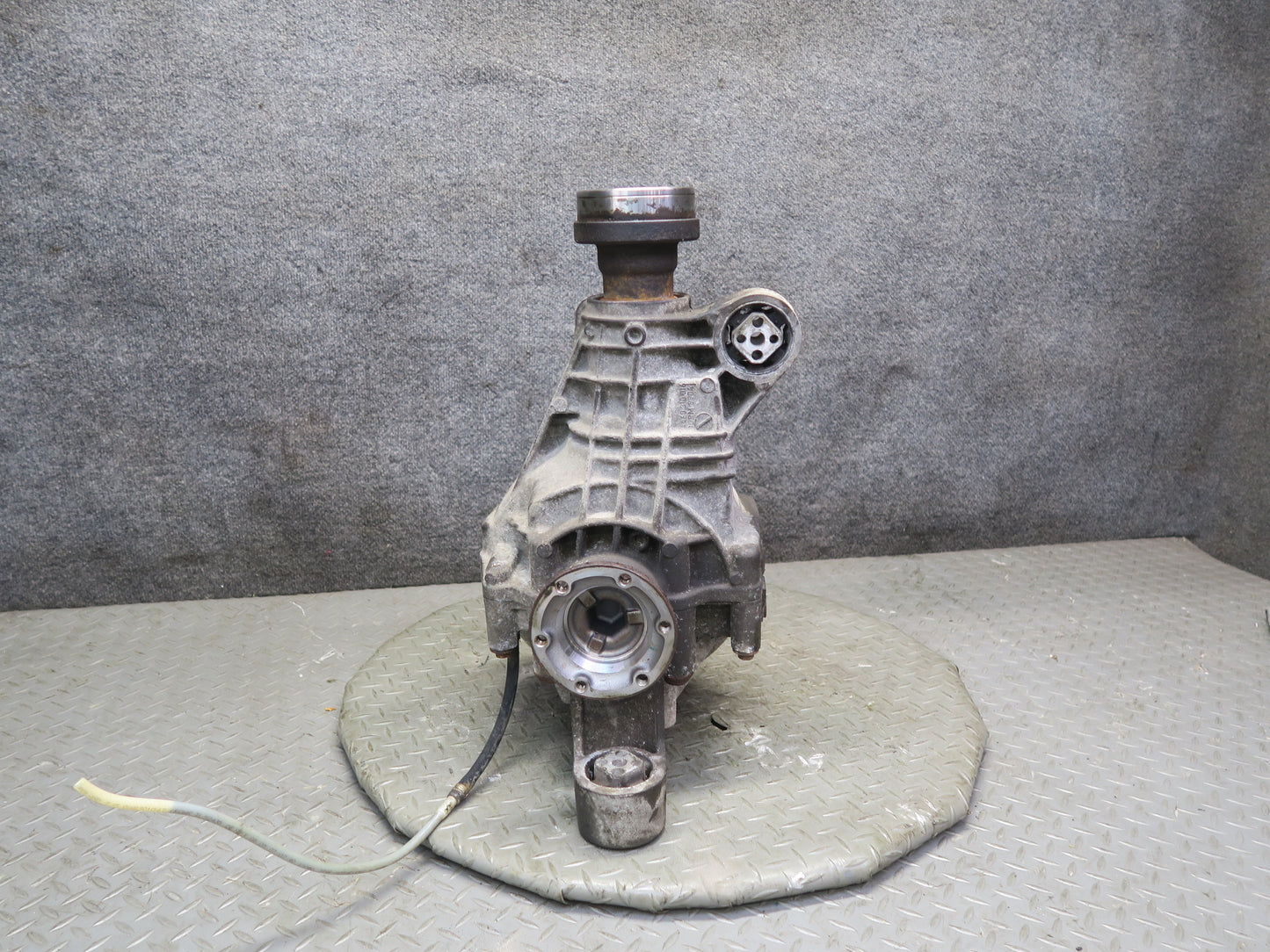 2008-2010 Porsche Cayenne 957 4.8L Turbo Rear Differential Carrier 3.27 Ratio