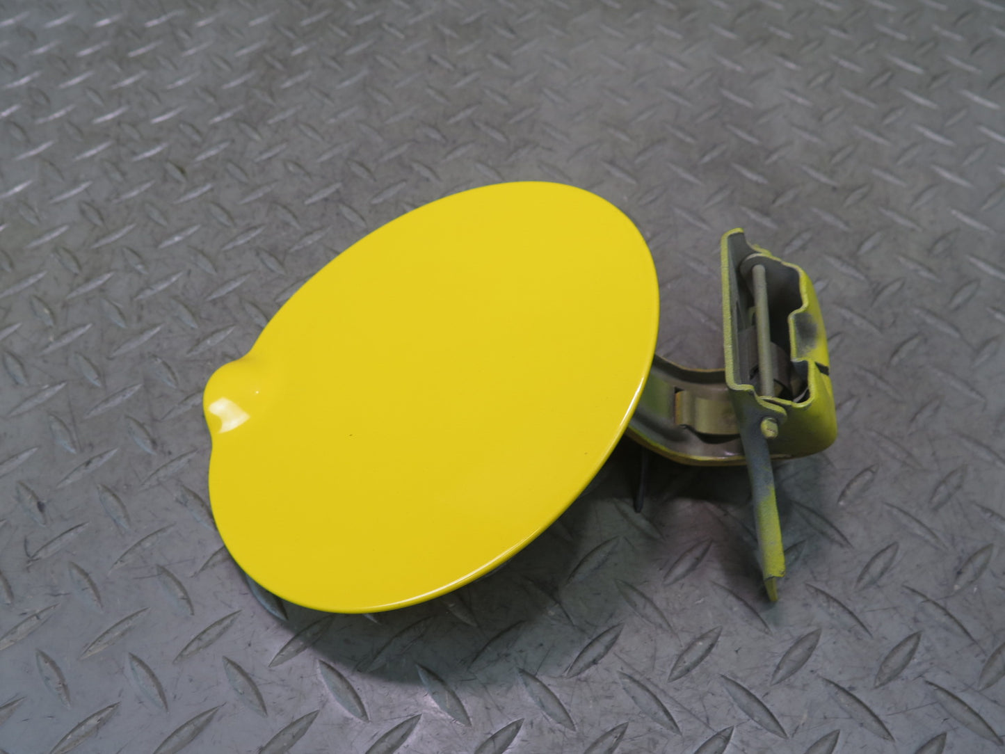 03-06 Chevrolet SSR  Fuel Tank Filler Door Lid Cover Yellow OEM
