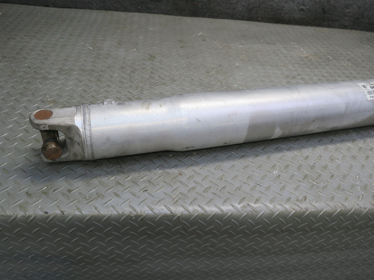03-06 Chevrolet SSR A/T Drive Shaft Driveshaft Assembly 51K Miles 15173689 OEM
