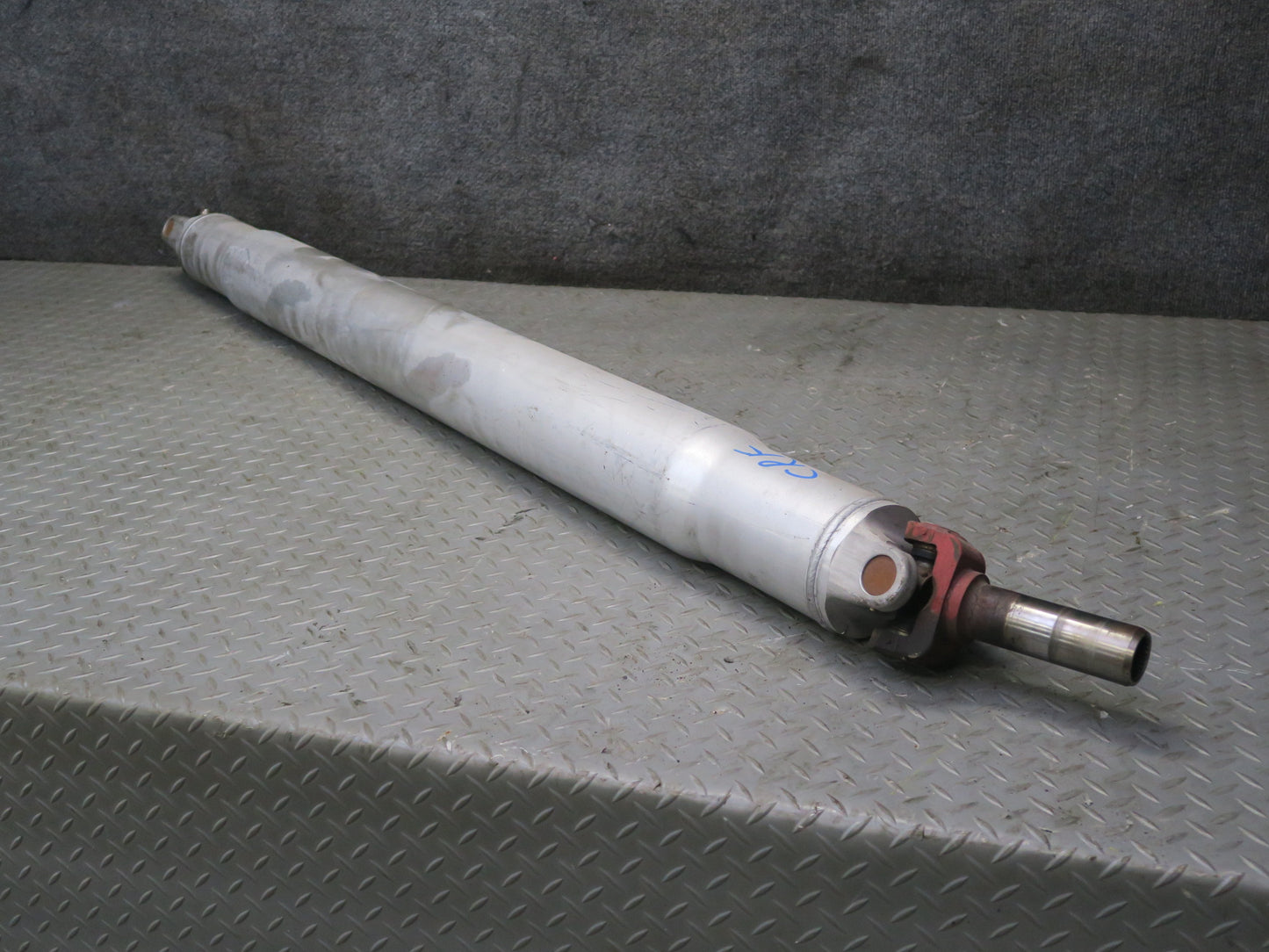 03-06 Chevrolet SSR A/T Drive Shaft Driveshaft Assembly 51K Miles 15173689 OEM