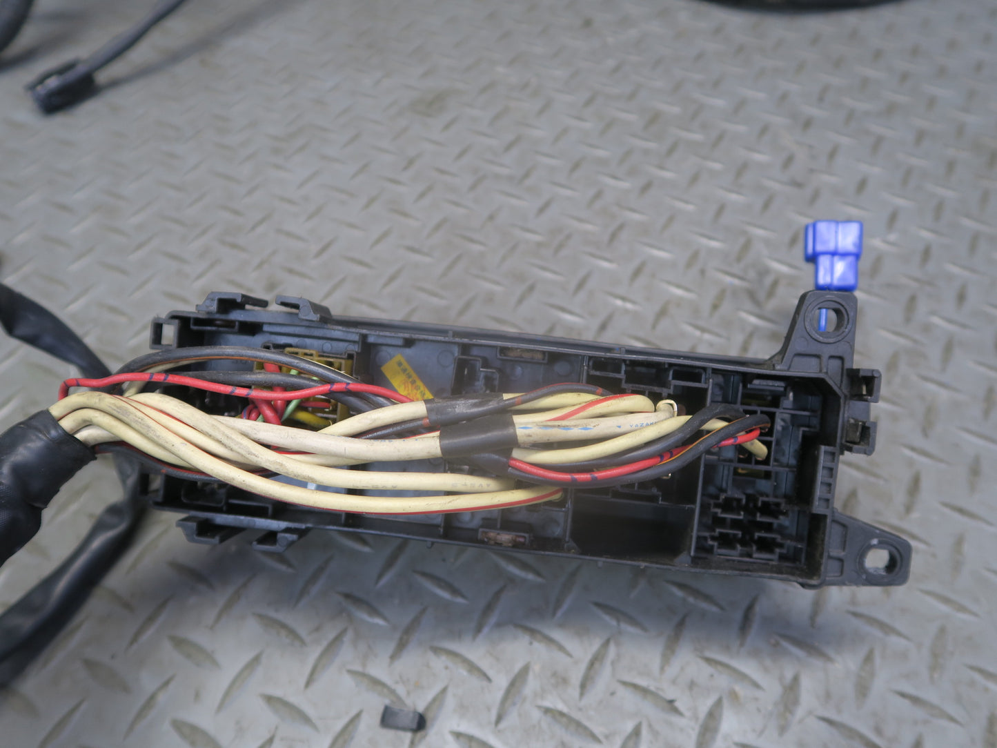 85-86 Toyota Cressida MX73 Sedan Underhood Wire Harness & Fuse Junction Box OEM