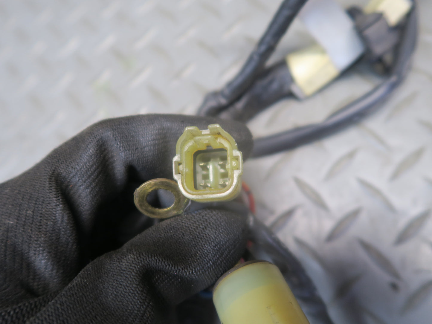 85-86 Toyota Cressida MX73 Sedan Underhood Wire Harness & Fuse Junction Box OEM