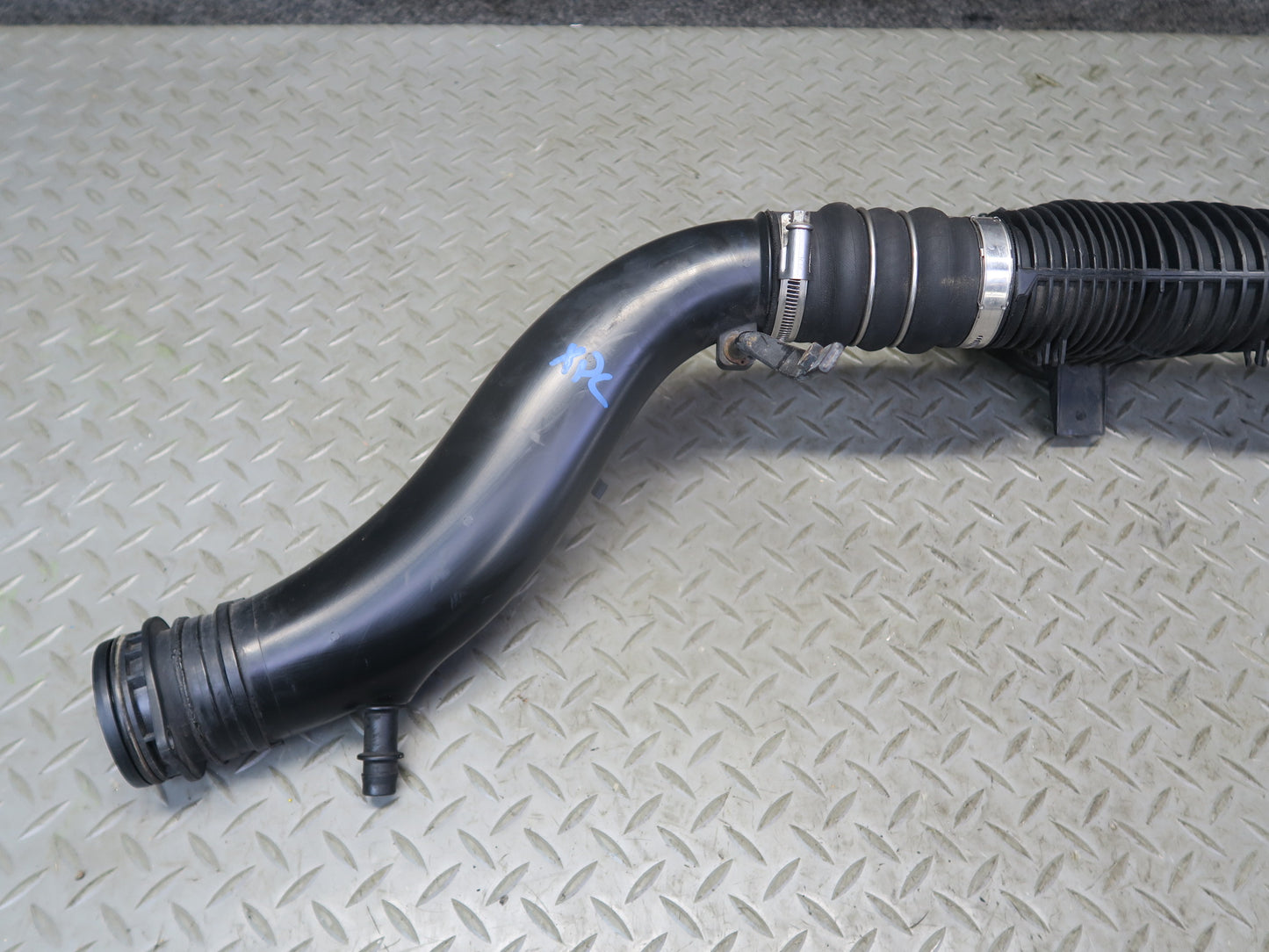2011-2018 Porsche Cayenne 958 4.8L Turbo Intercooler Hose Pipe Line Sensor Set