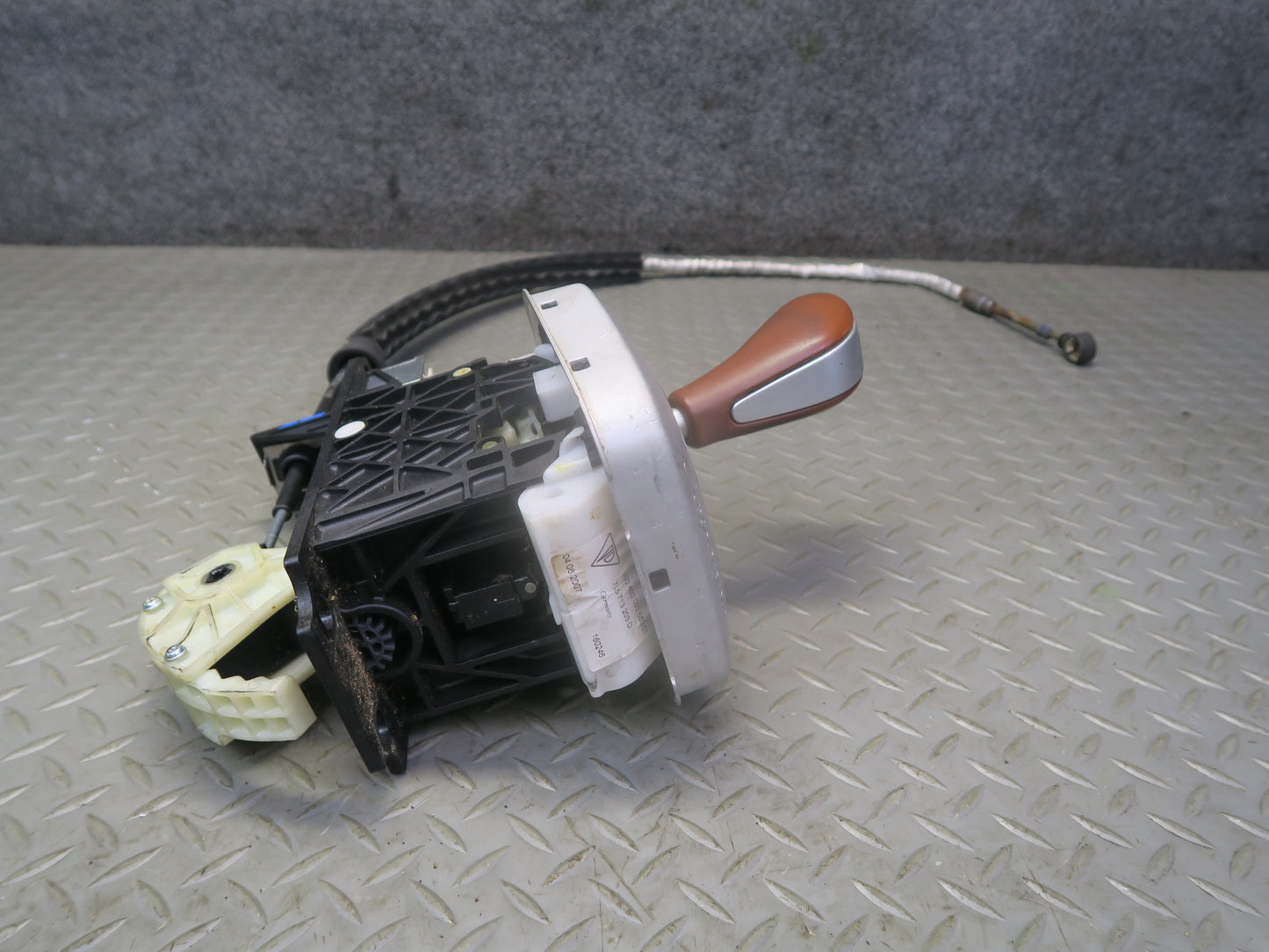 2008-2010 Porsche Cayenne 957 A/T Automatic Transmission Shifter w Cable