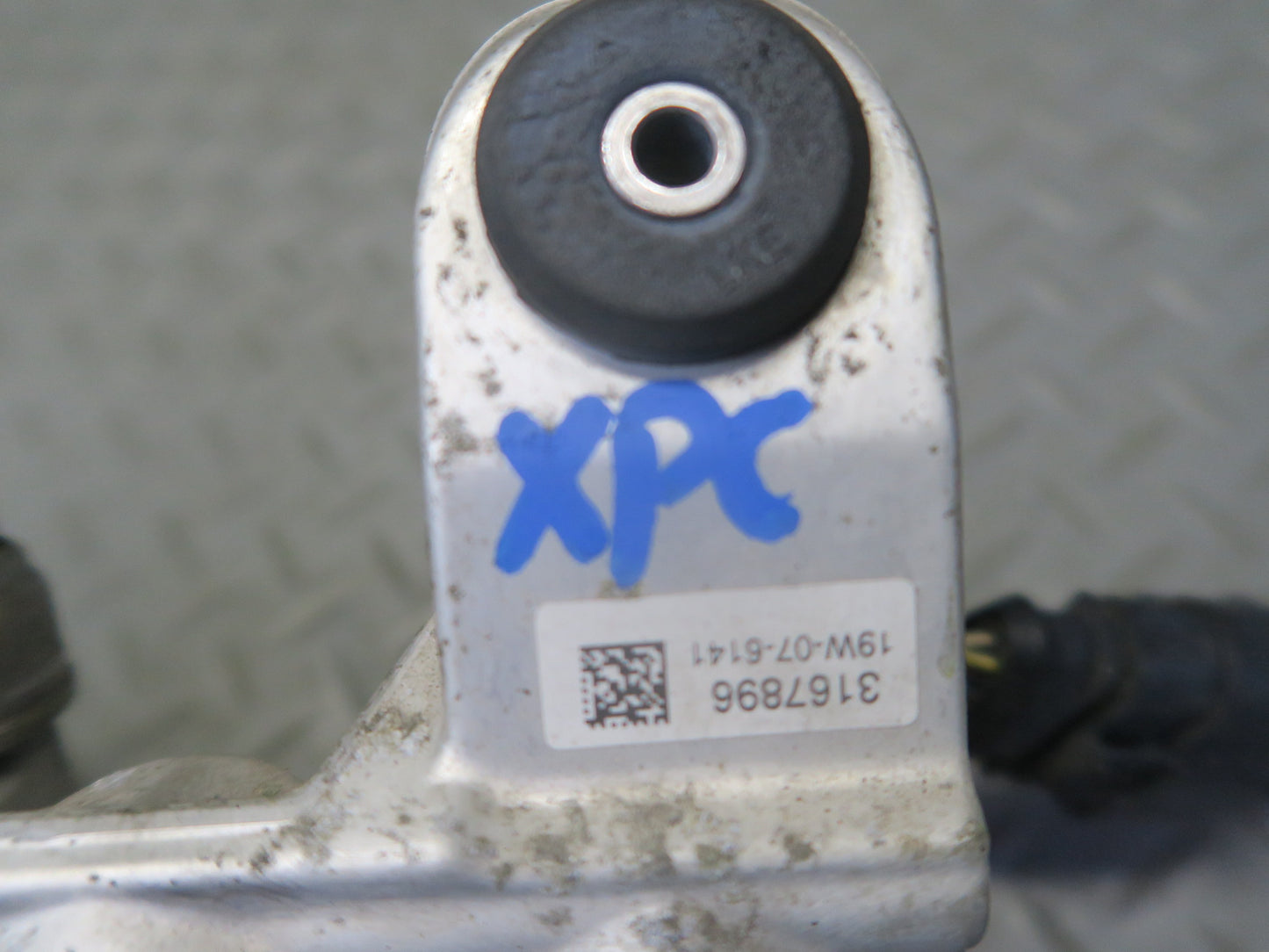 2008-2010 Porsche Cayenne 957 Air Suspension Hydraulic Valve Block 7L0411851