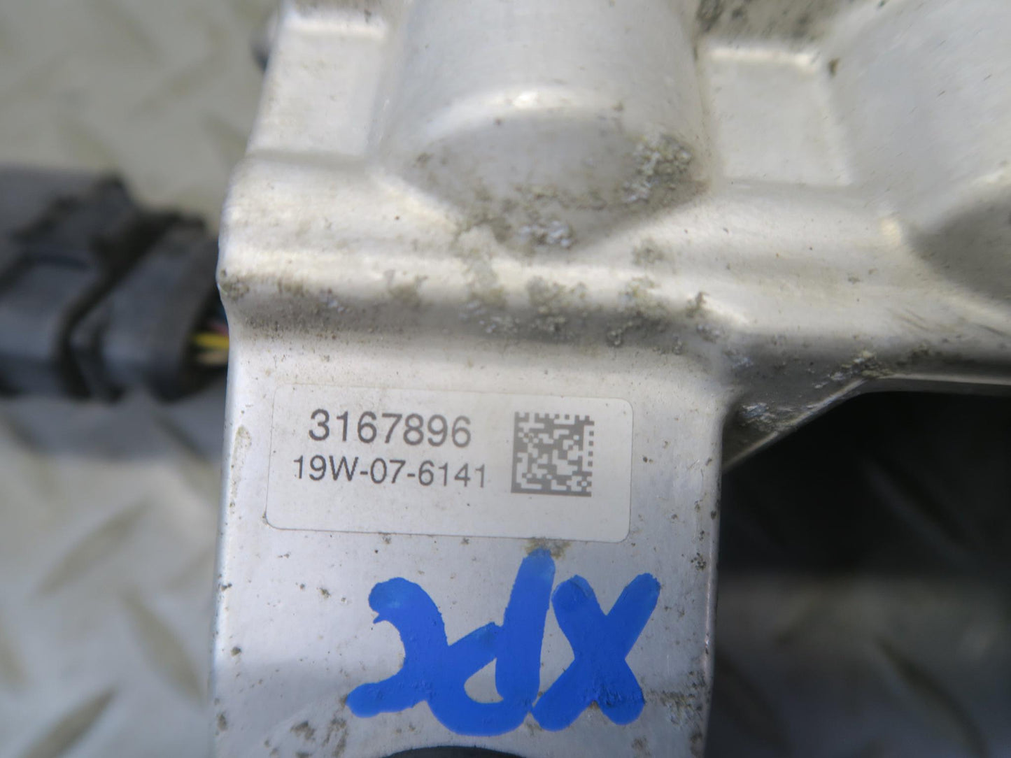 2008-2010 Porsche Cayenne 957 Air Suspension Hydraulic Valve Block 7L0411851