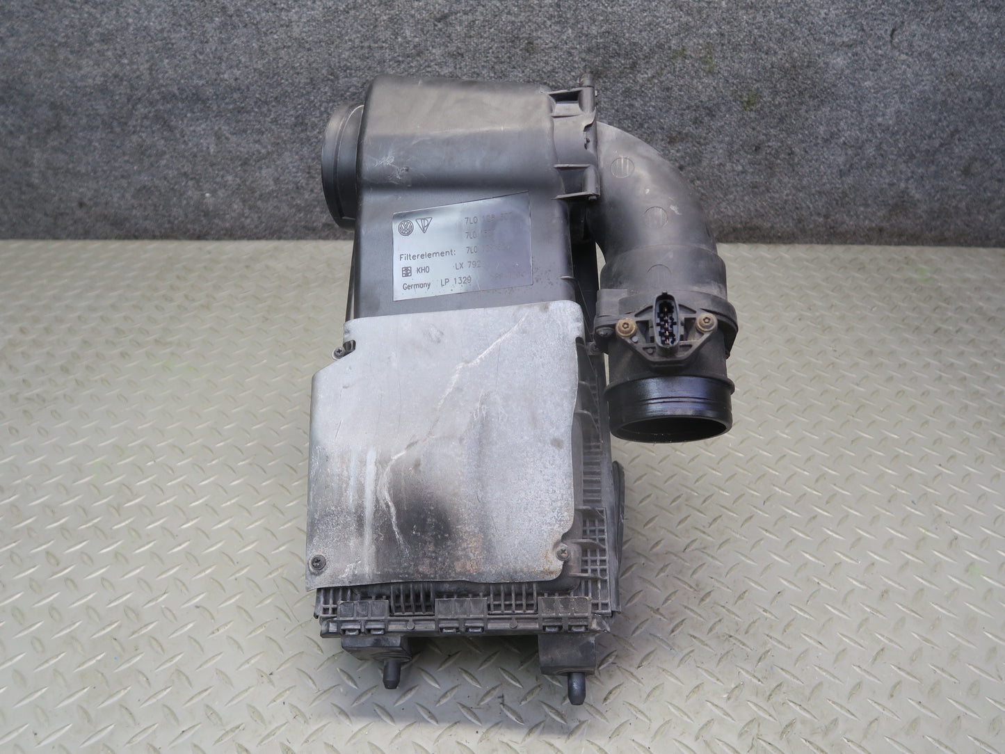 2008-2010 Porsche Cayenne 955 Turbo Left Air Intake Cleaner Filter Box w Sensor