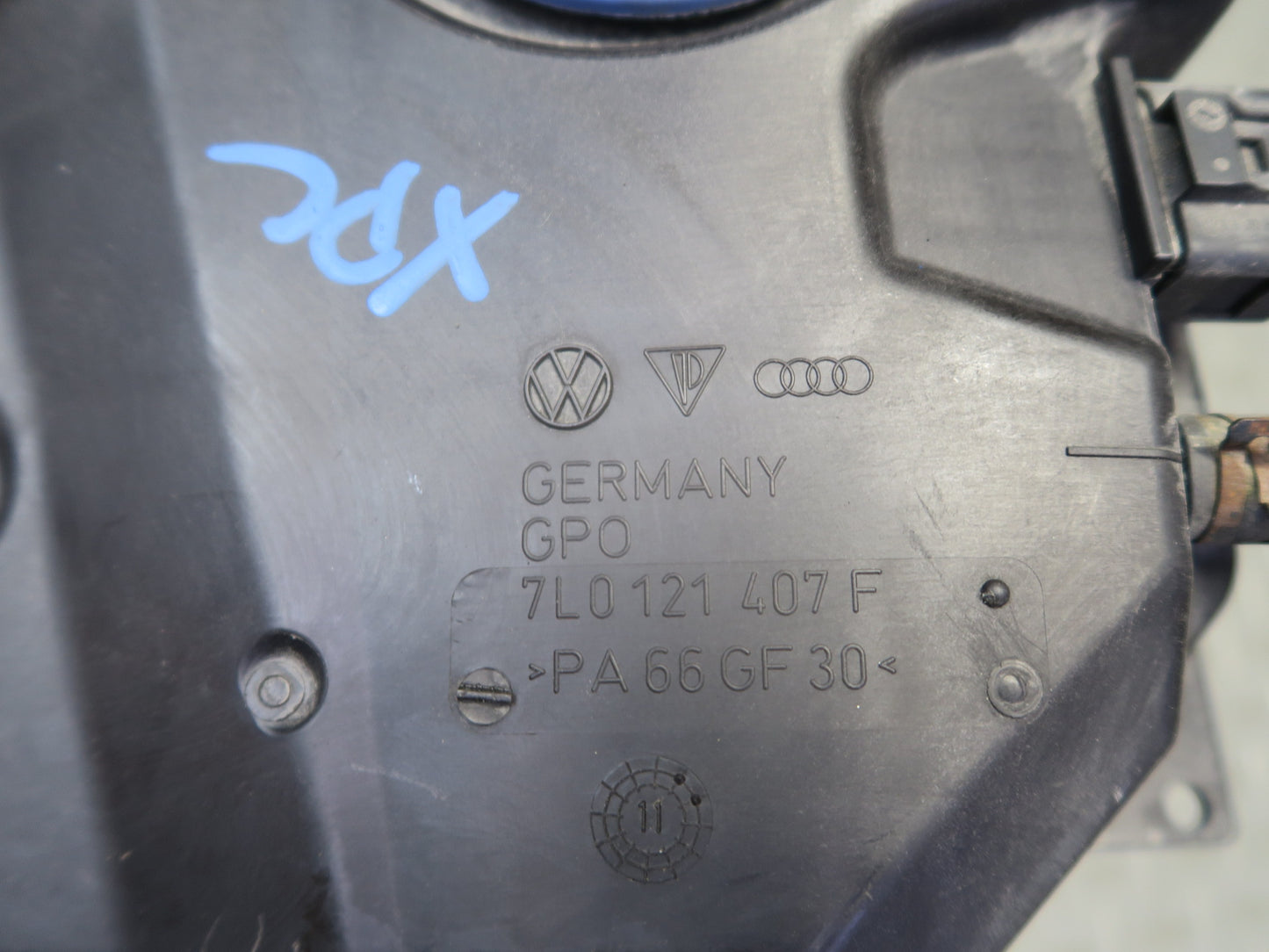 2003-2010 Porsche Cayenne 955 Engine Coolant Expansion Overflow Reservoir Tank
