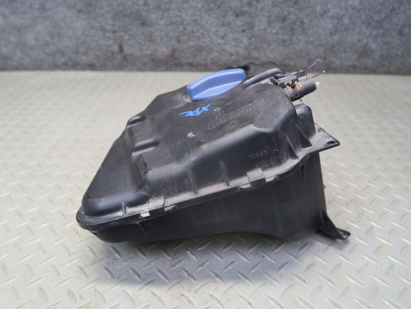 2003-2010 Porsche Cayenne 955 Engine Coolant Expansion Overflow Reservoir Tank