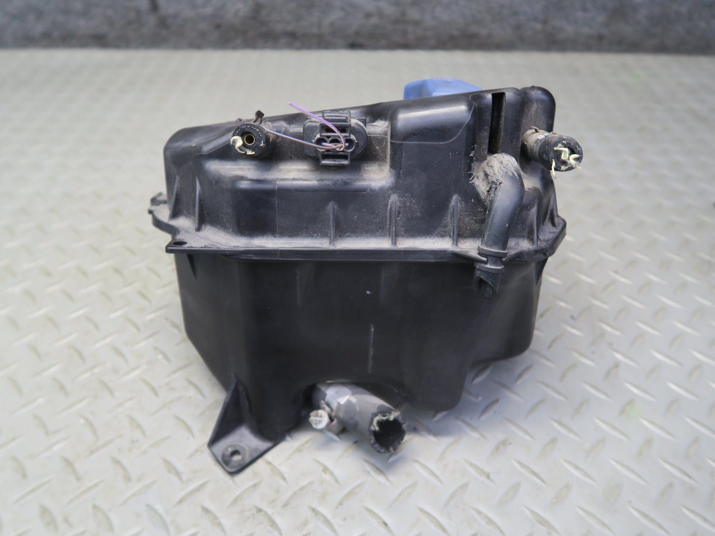 2003-2010 Porsche Cayenne 955 Engine Coolant Expansion Overflow Reservoir Tank
