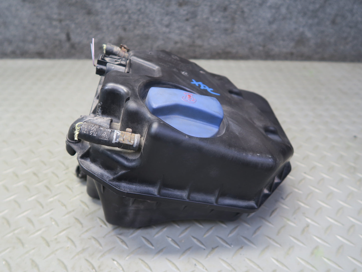 2003-2010 Porsche Cayenne 955 Engine Coolant Expansion Overflow Reservoir Tank