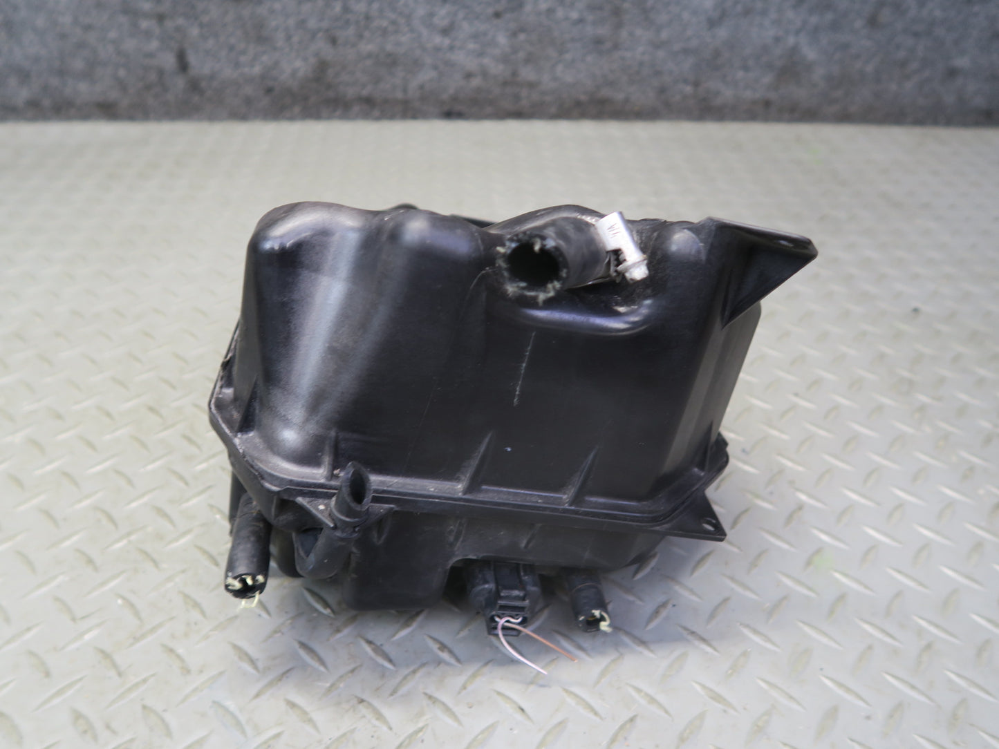 2003-2010 Porsche Cayenne 955 Engine Coolant Expansion Overflow Reservoir Tank