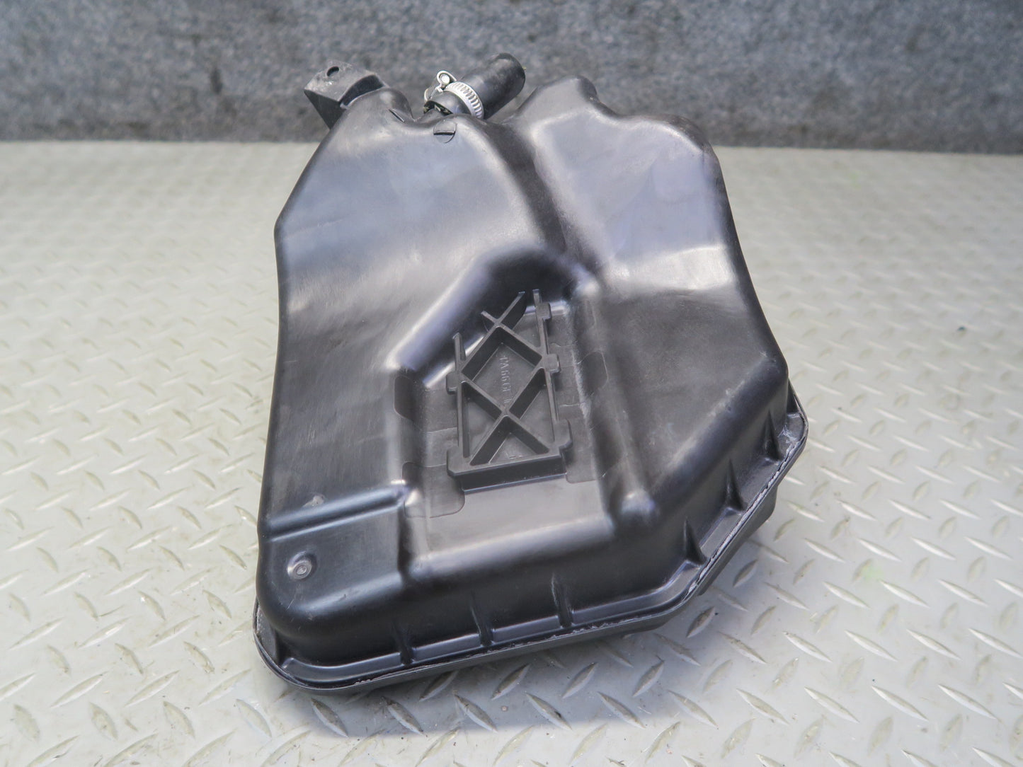 2003-2010 Porsche Cayenne 955 Engine Coolant Expansion Overflow Reservoir Tank