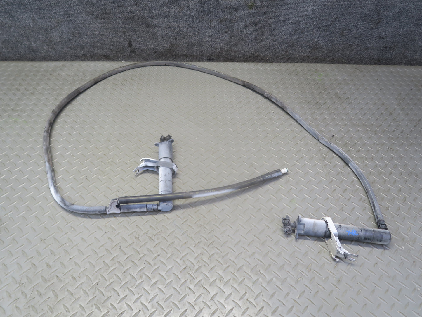 2008-2010 Porsche Cayenne 957 Headlight Washer Nozzle Spray JET Hose Tube Set