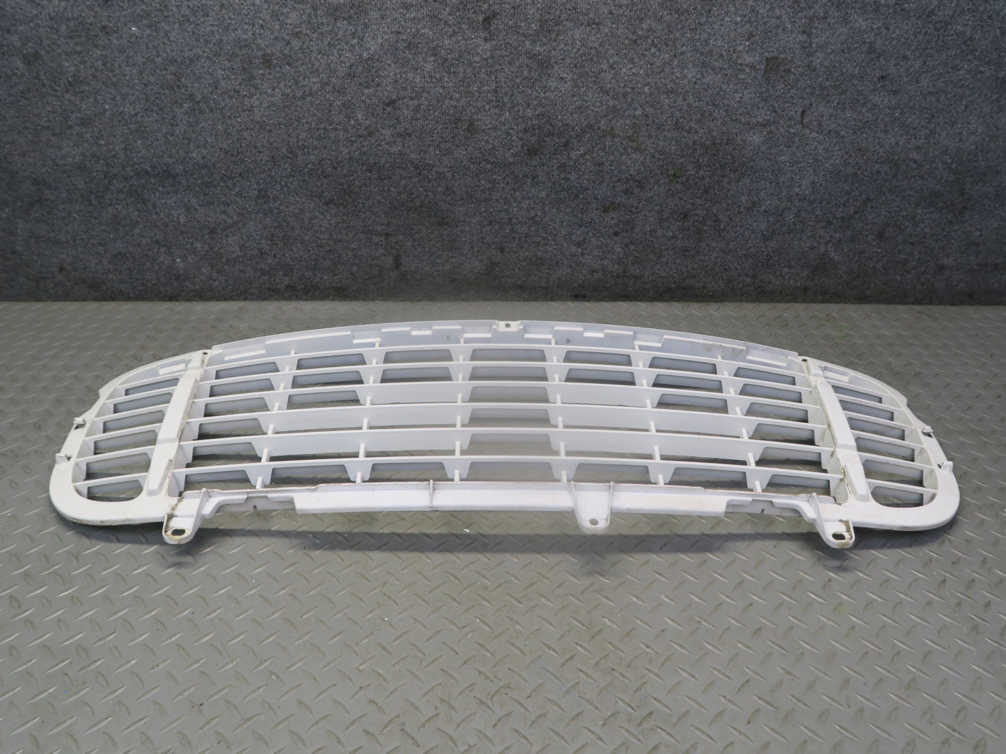 2008-2010 Porsche Cayenne 957 Turbo Front Bumper Center Grille Sand White