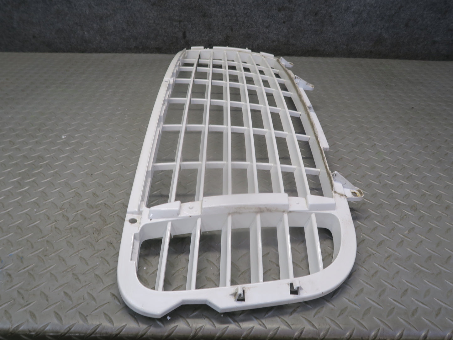 2008-2010 Porsche Cayenne 957 Turbo Front Bumper Center Grille Sand White