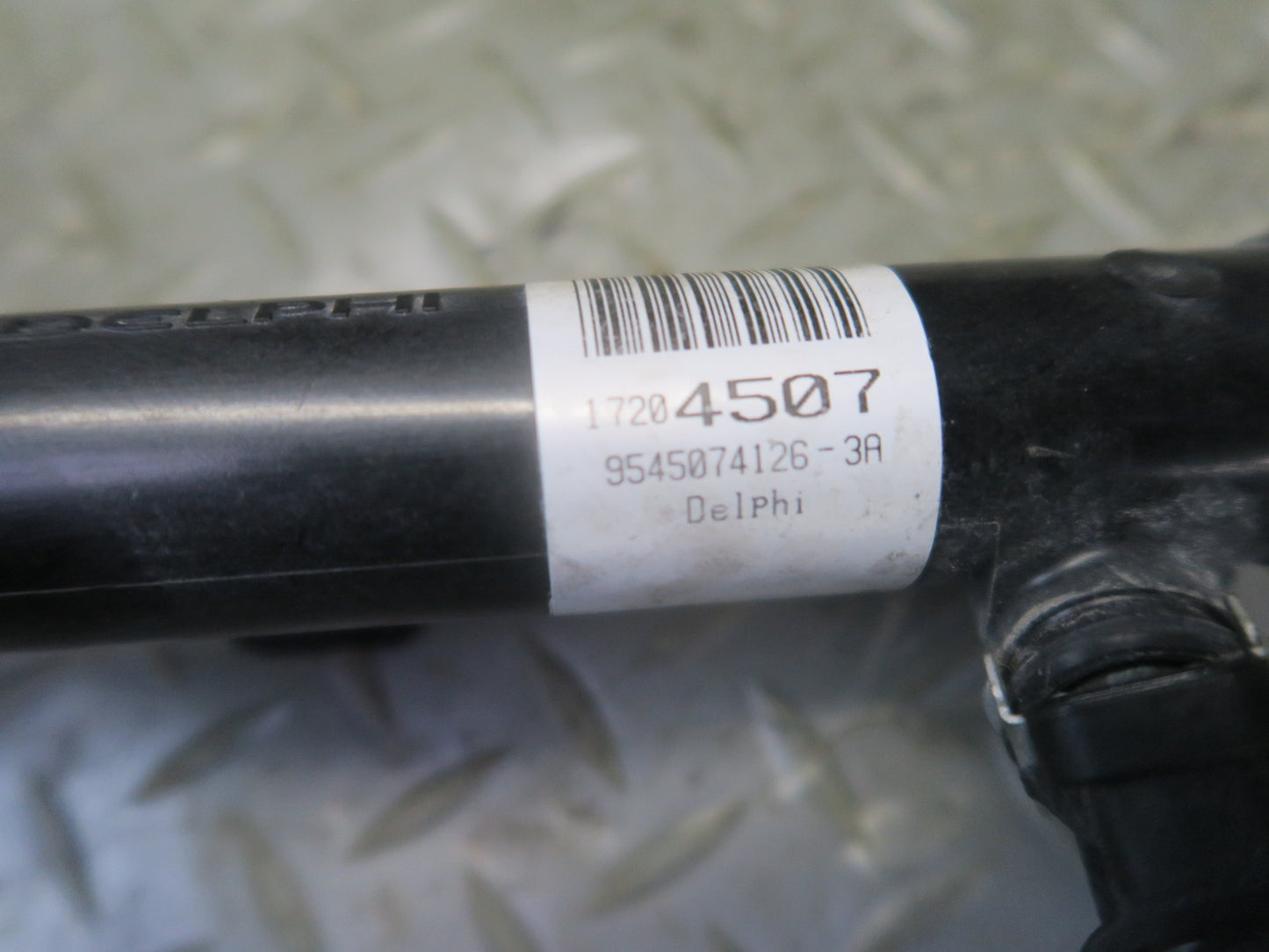 03-04 Chevrolet SSR V8 5.3L Left Fuel Rail Pipe w Injectors Assy 49K Miles OEM