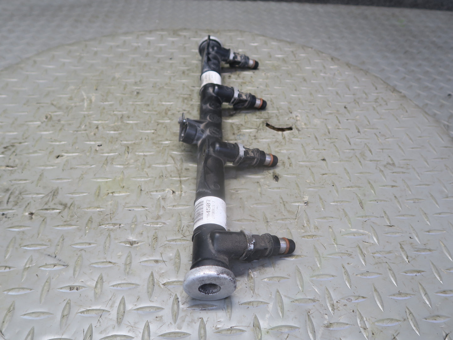 03-04 Chevrolet SSR V8 5.3L Right Fuel Rail Pipe w Injectors Assy 49K Miles OEM