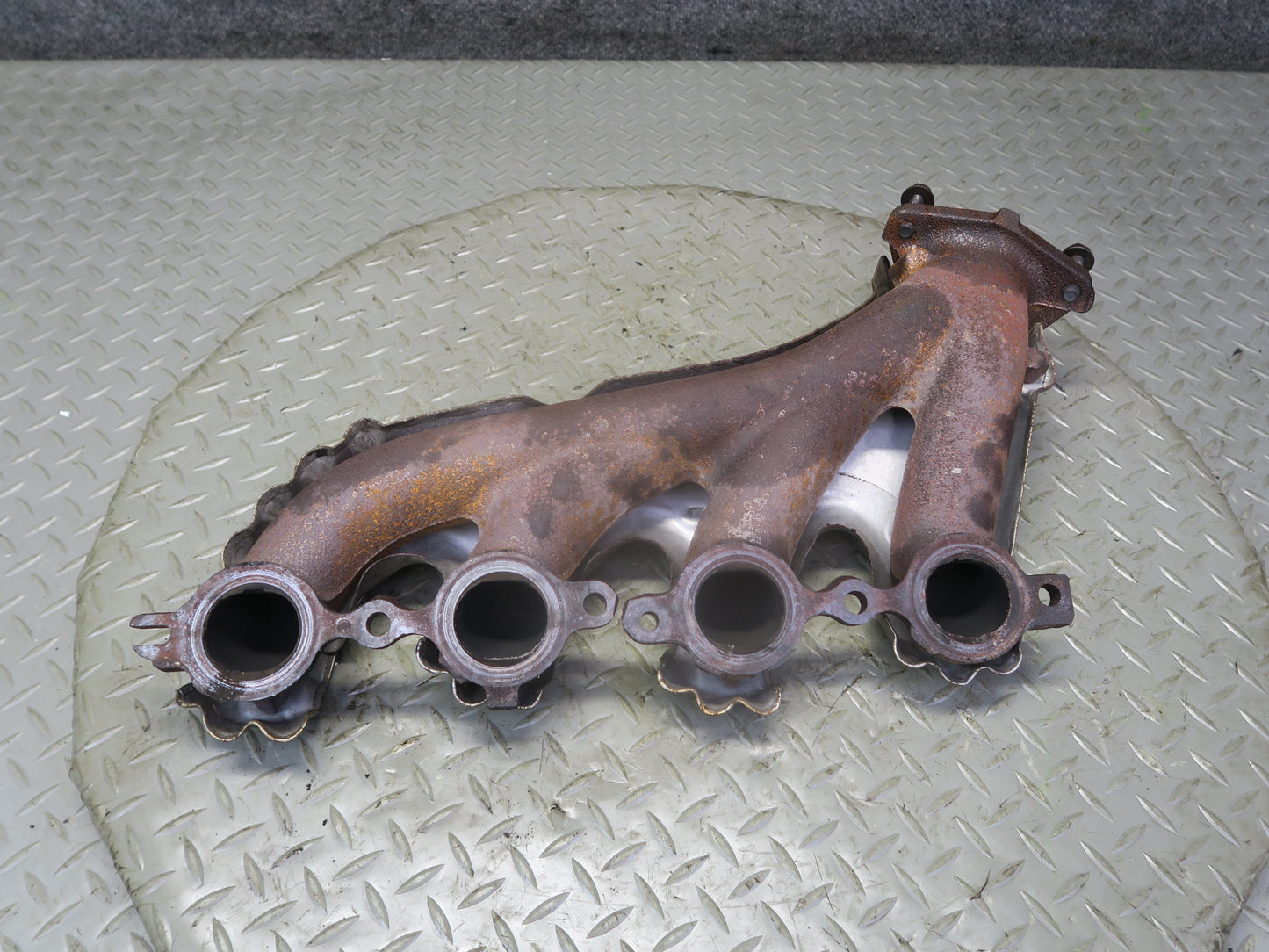 03-04 Chevrolet SSR V8 5.3L LM4 Left & Right Exhaust Manifold Header Set 49K OEM