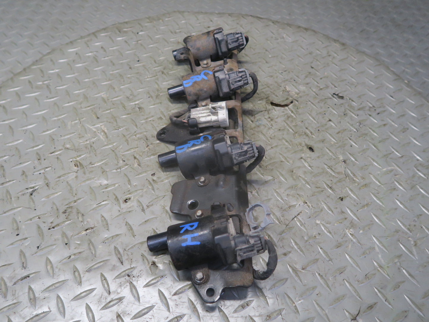 03-04 Chevrolet SSR V8 5.3L Right Engine Ignition Coil Pack Assy 49K Miles OEM
