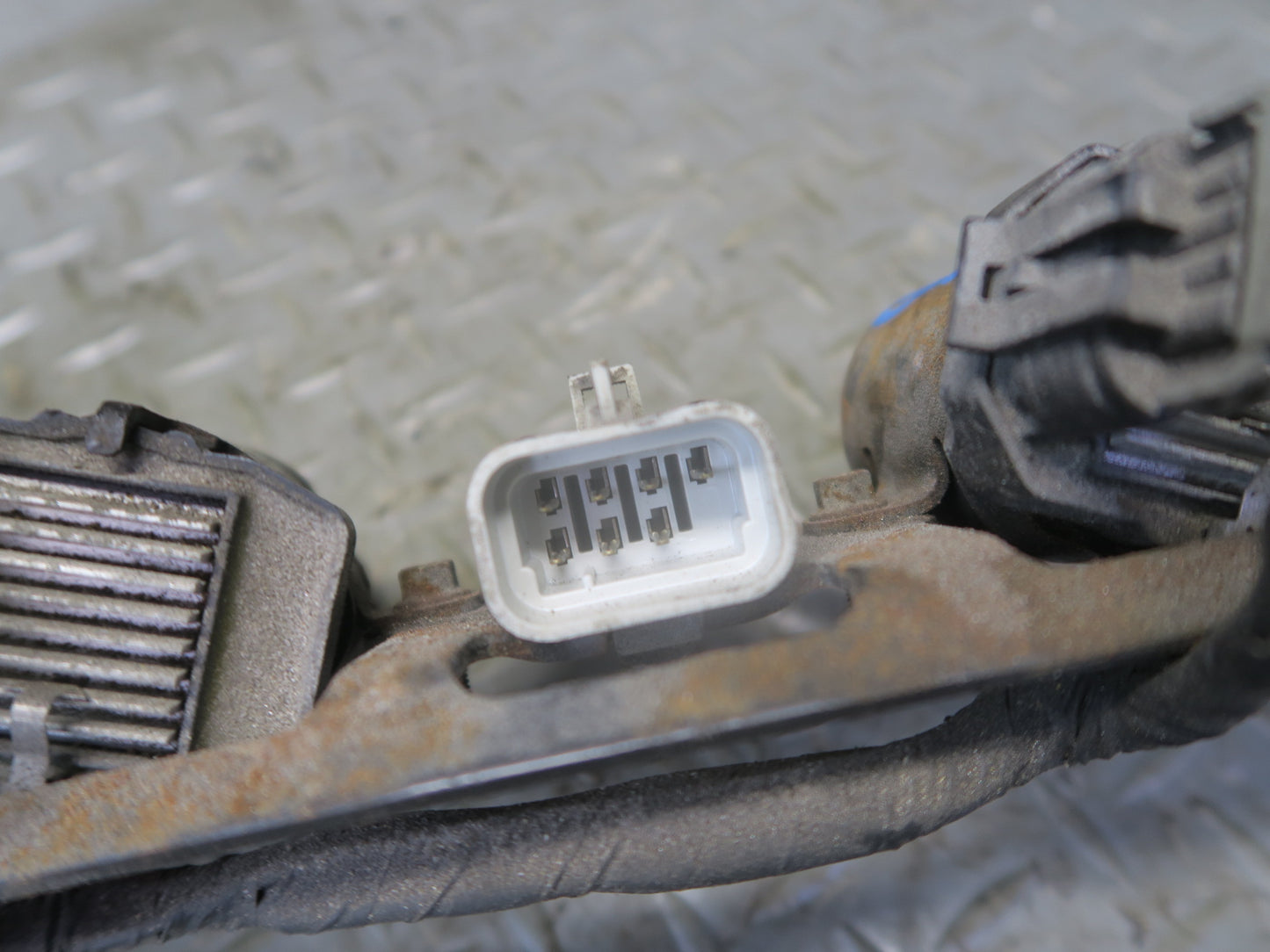 03-04 Chevrolet SSR V8 5.3L Right Engine Ignition Coil Pack Assy 49K Miles OEM