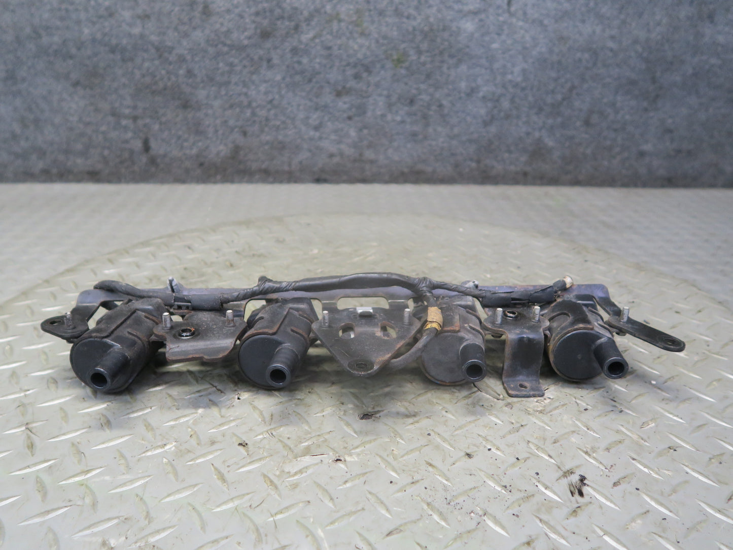 03-04 Chevrolet SSR V8 5.3L Right Engine Ignition Coil Pack Assy 49K Miles OEM