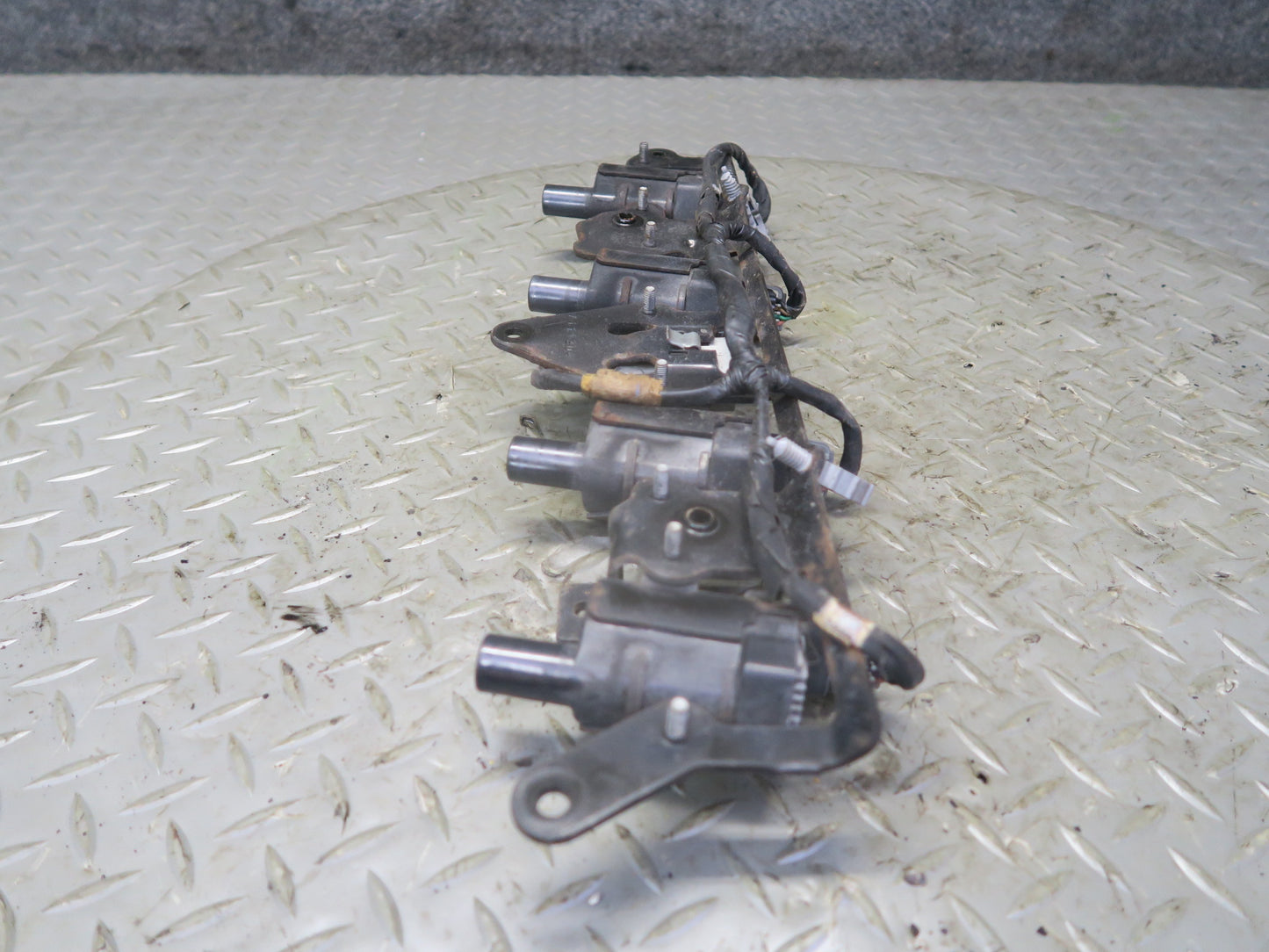 03-04 Chevrolet SSR V8 5.3L Right Engine Ignition Coil Pack Assy 49K Miles OEM