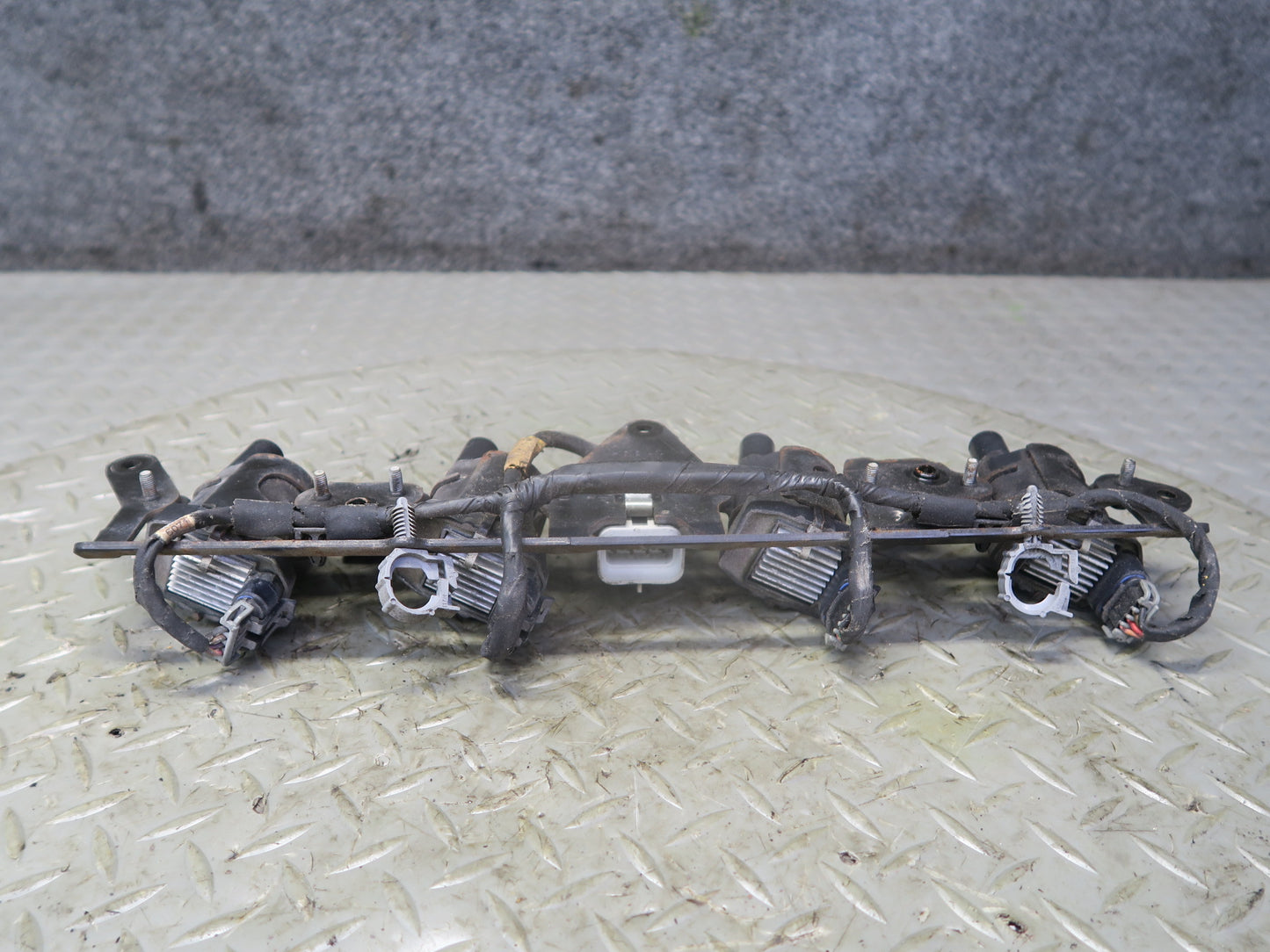 03-04 Chevrolet SSR V8 5.3L Right Engine Ignition Coil Pack Assy 49K Miles OEM