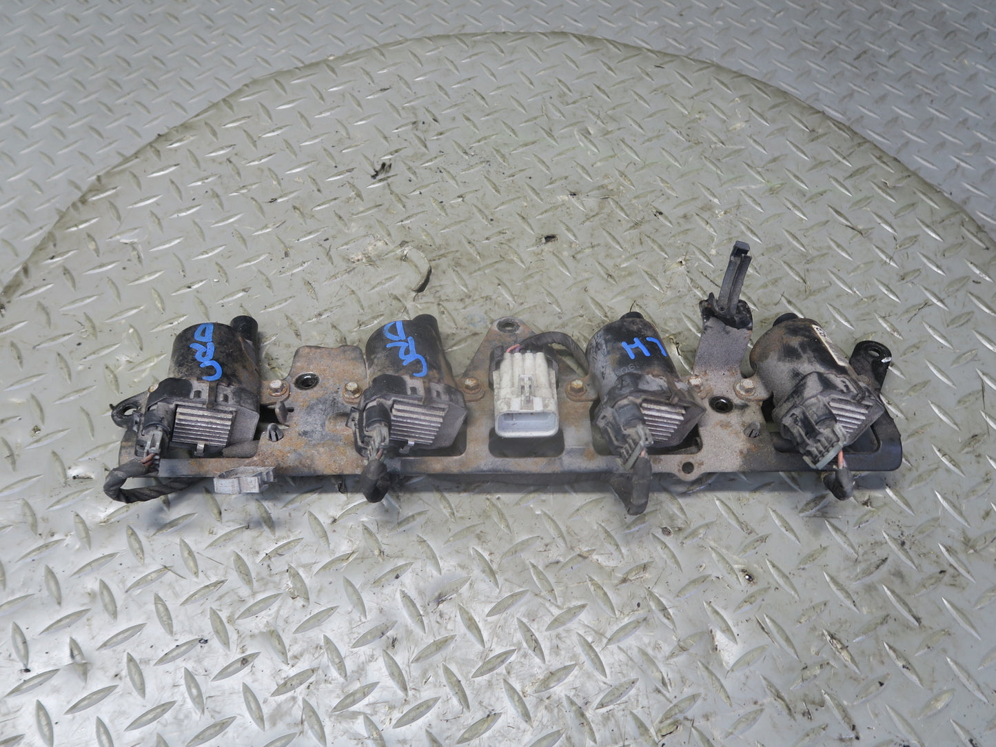 03-04 Chevrolet SSR V8 5.3L Left Engine Ignition Coil Pack Assy 49K Miles OEM