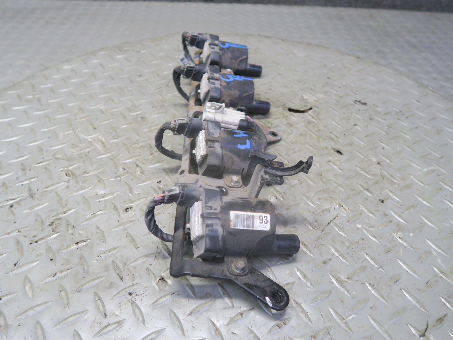 03-04 Chevrolet SSR V8 5.3L Left Engine Ignition Coil Pack Assy 49K Miles OEM