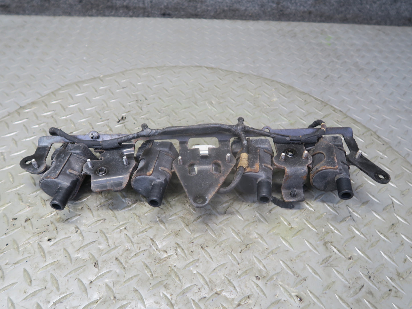 03-04 Chevrolet SSR V8 5.3L Left Engine Ignition Coil Pack Assy 49K Miles OEM