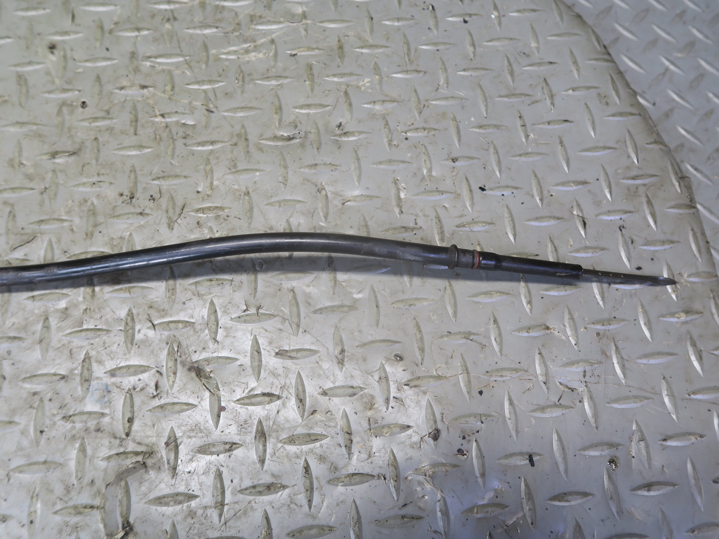 03-06 Chevrolet SSR Engine Oil Dipstick w Tube OEM