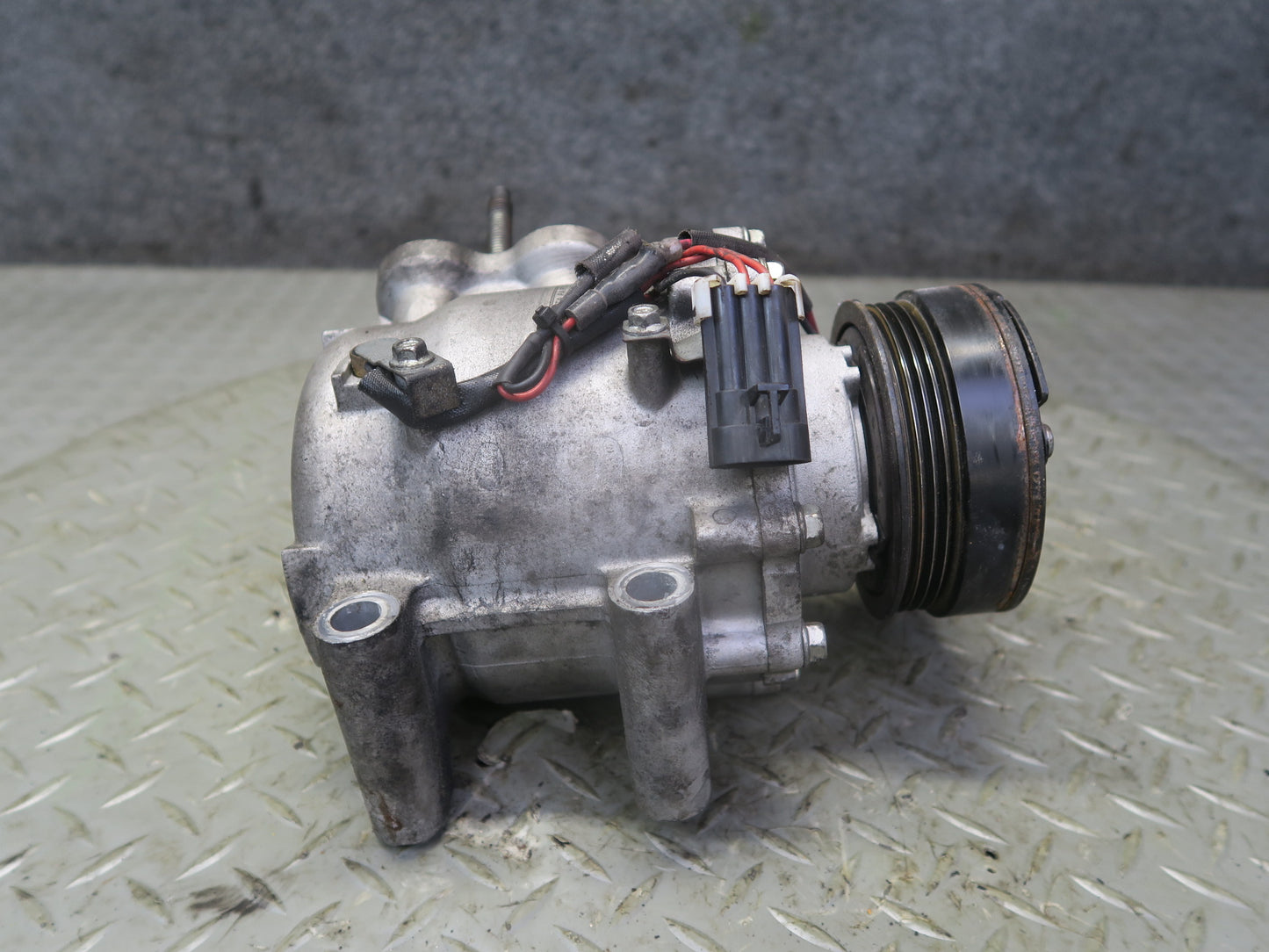 03-04 Chevrolet SSR V8 5.3L A/C Air Condition Compressor Delta Parts