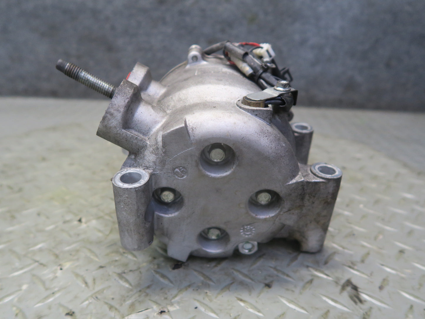 03-04 Chevrolet SSR V8 5.3L A/C Air Condition Compressor Delta Parts